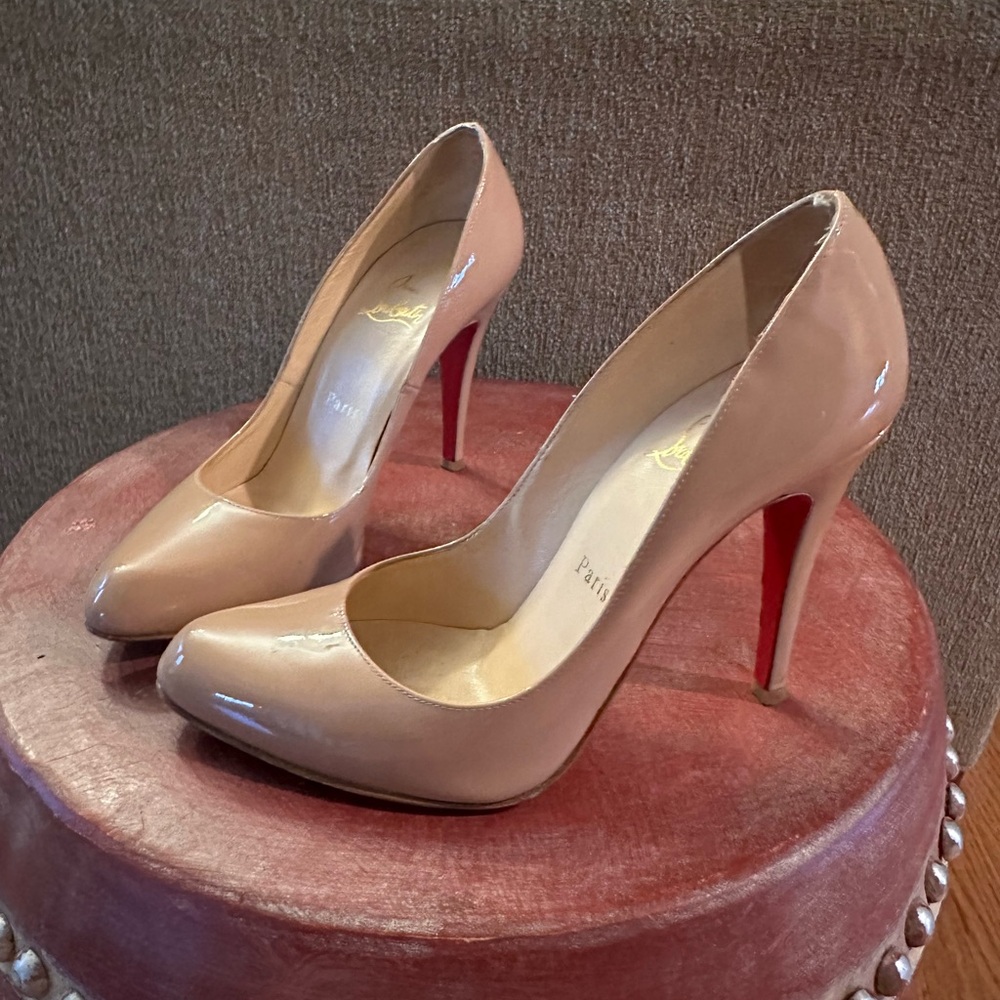 Christian louboutin nude pumps